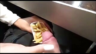 მომხიბვლელი იაპონელი ...